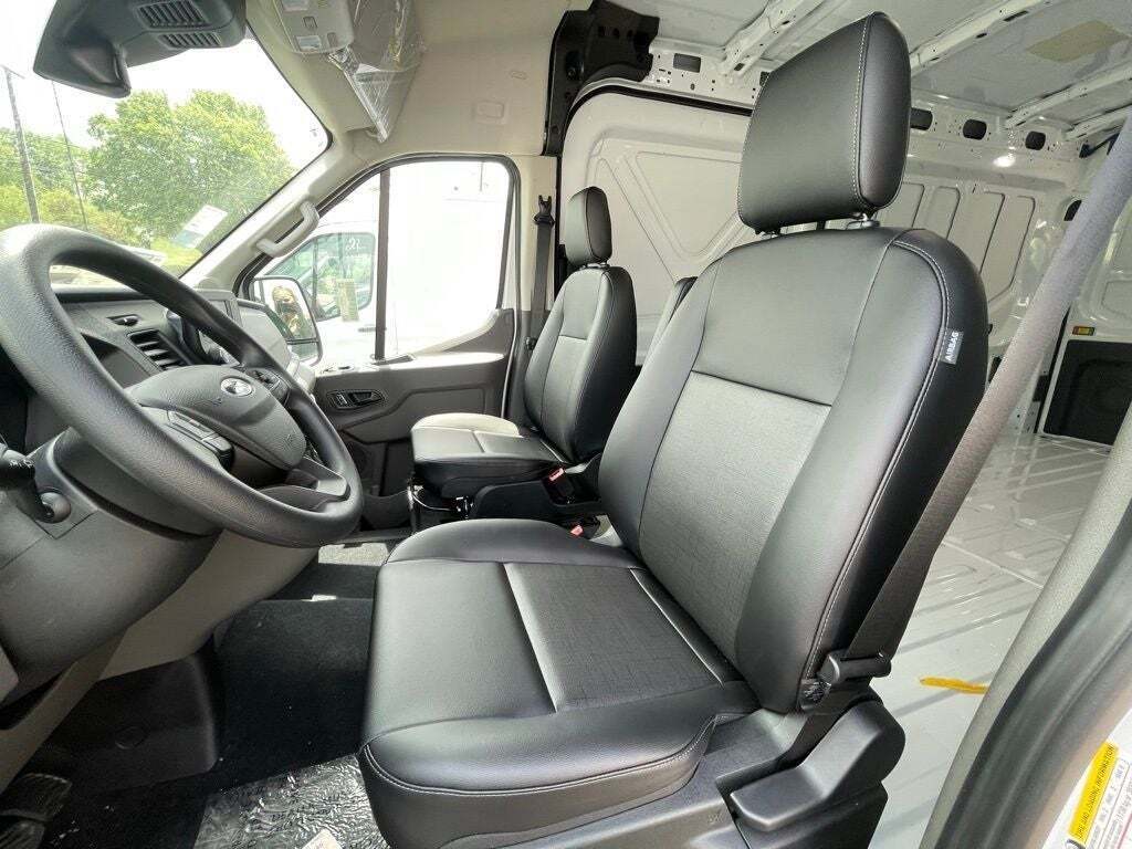2025 Ford Transit 250