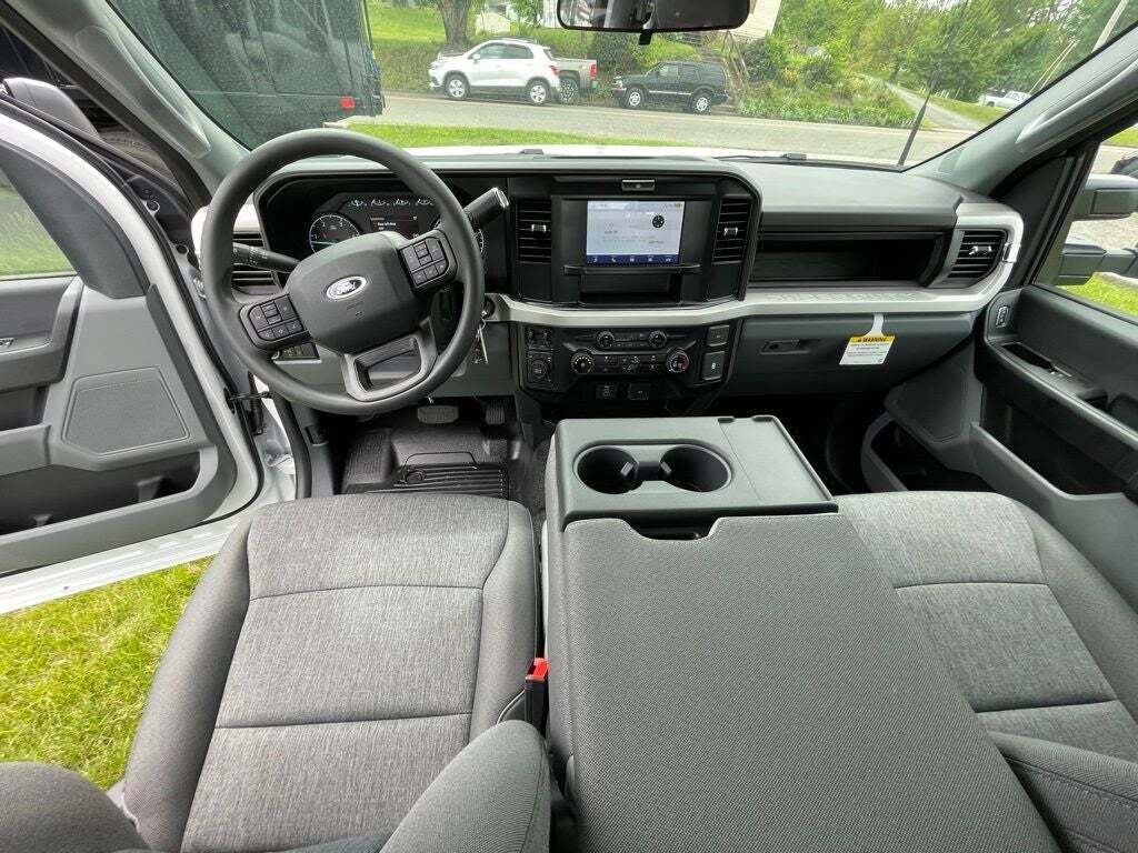 2025 Ford F-350 Super Duty XL