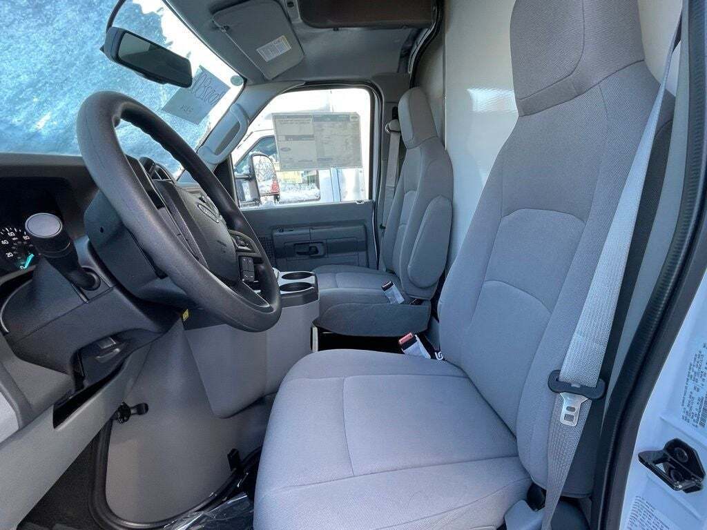 2024 Ford E-Series E-450 SD