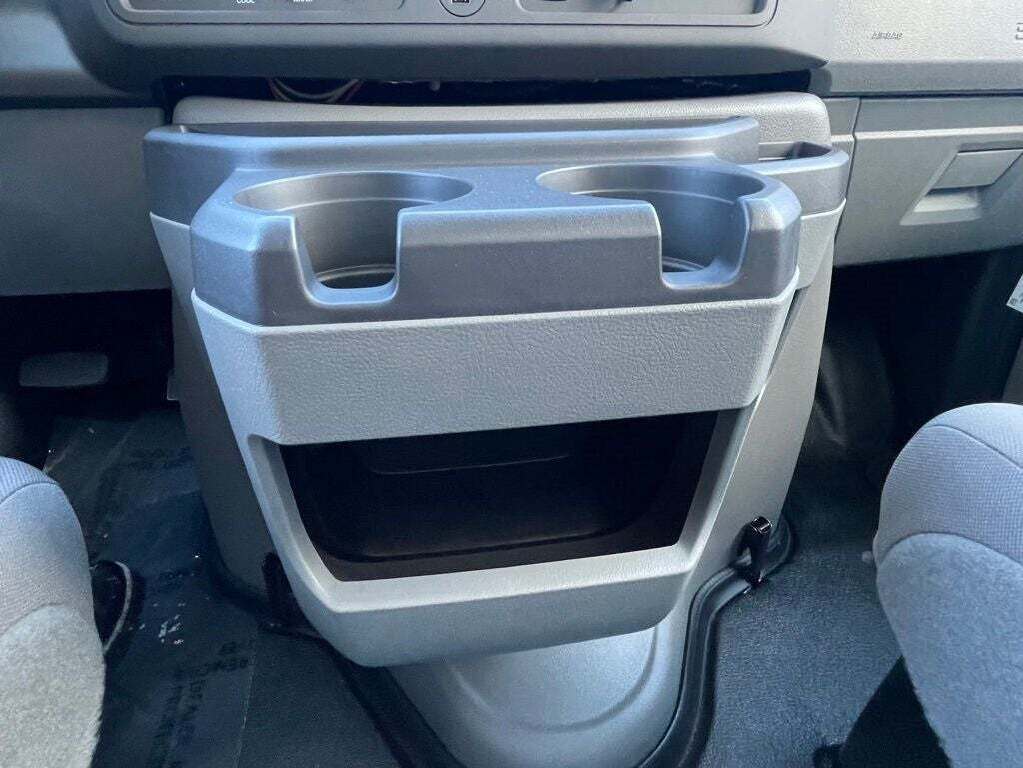 2024 Ford E-Series E-450 SD