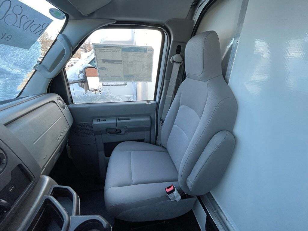 2024 Ford E-Series E-450 SD