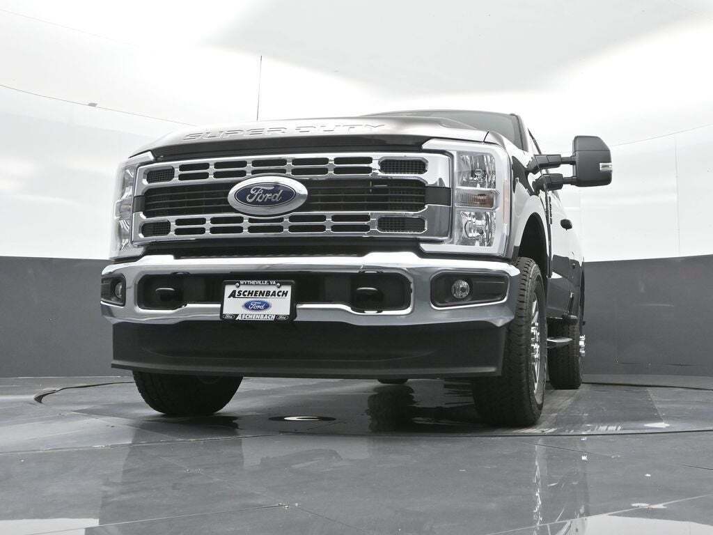 2025 Ford F-350 Super Duty XLT