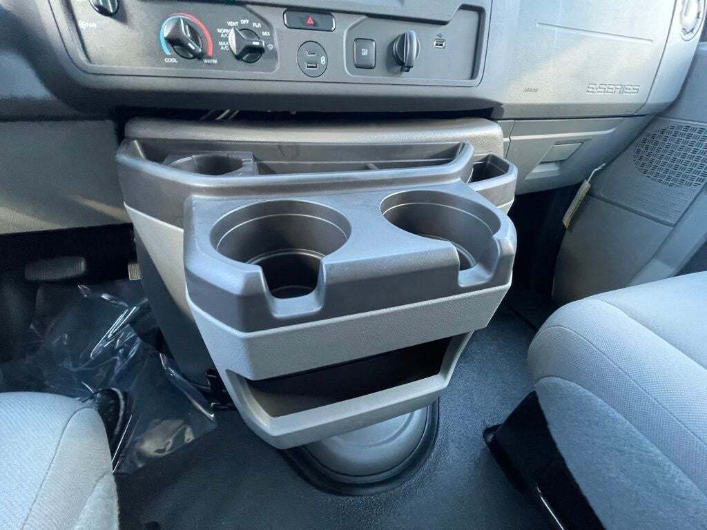 2024 Ford E-Series E-450 SD