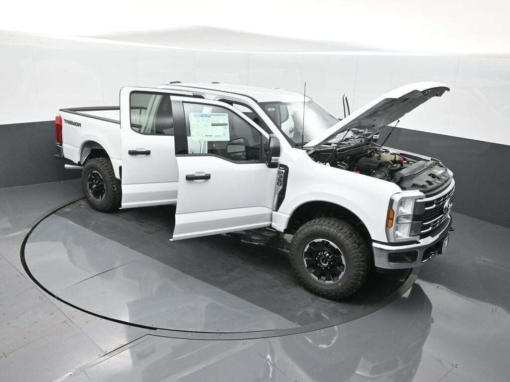 2025 Ford F-350 Super Duty XLT