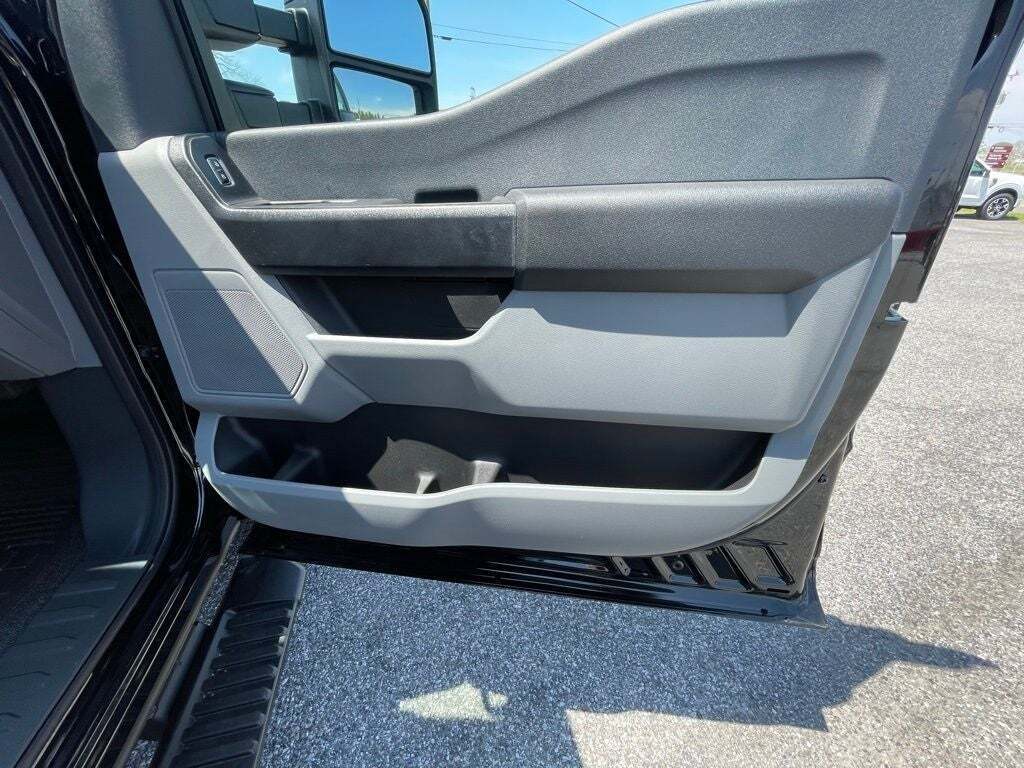 2025 Ford F-350 Super Duty XL