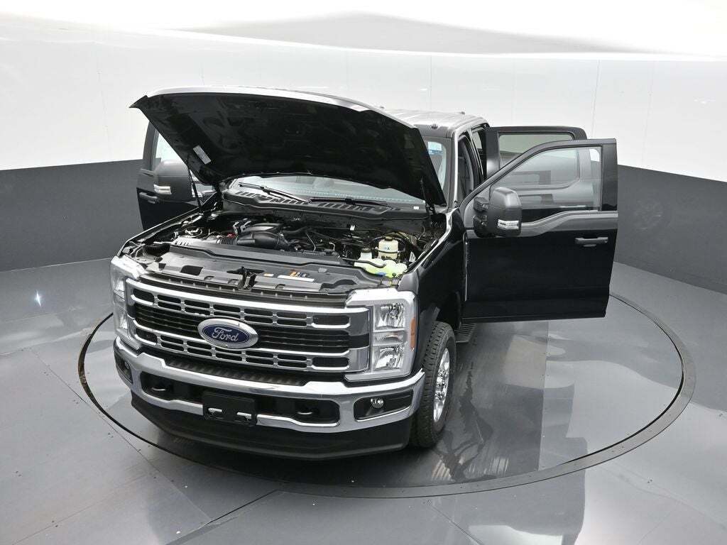 2025 Ford F-350 Super Duty XLT