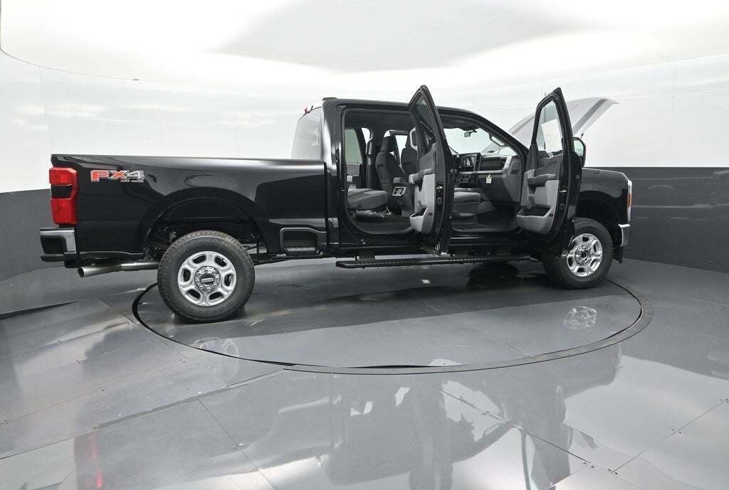 2025 Ford F-350 Super Duty XLT