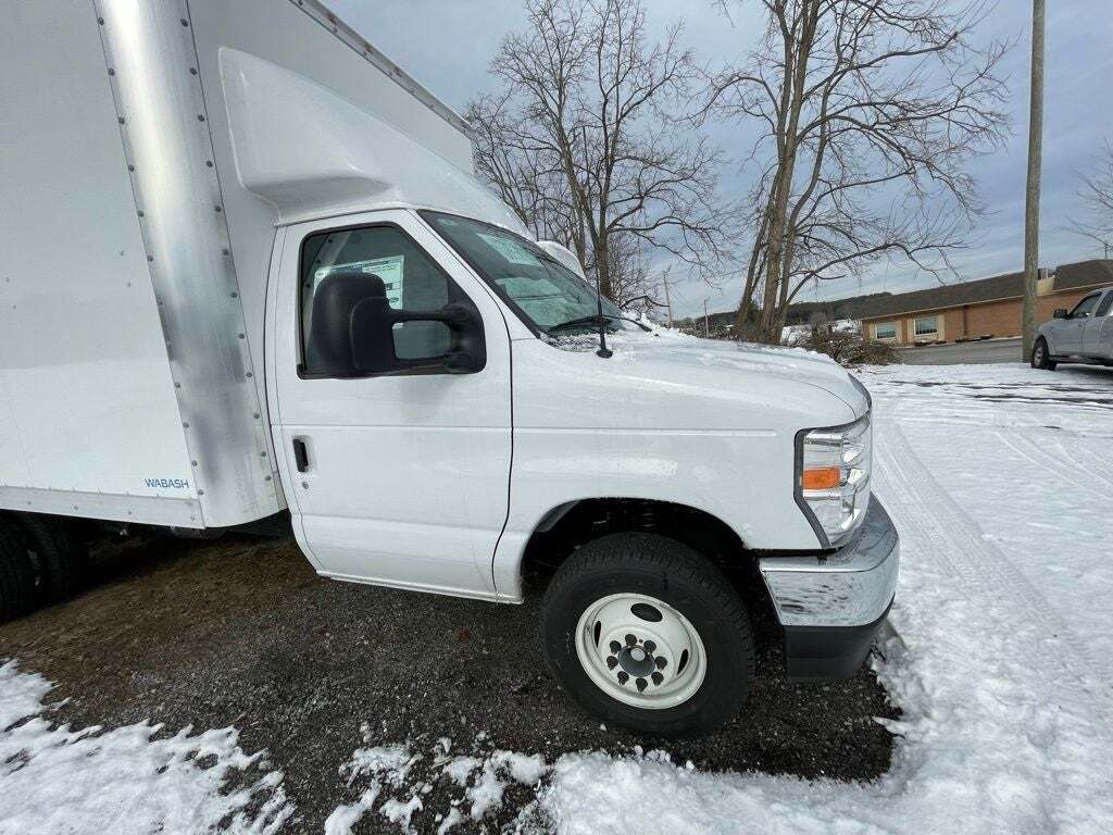 2024 Ford E-Series E-450 SD
