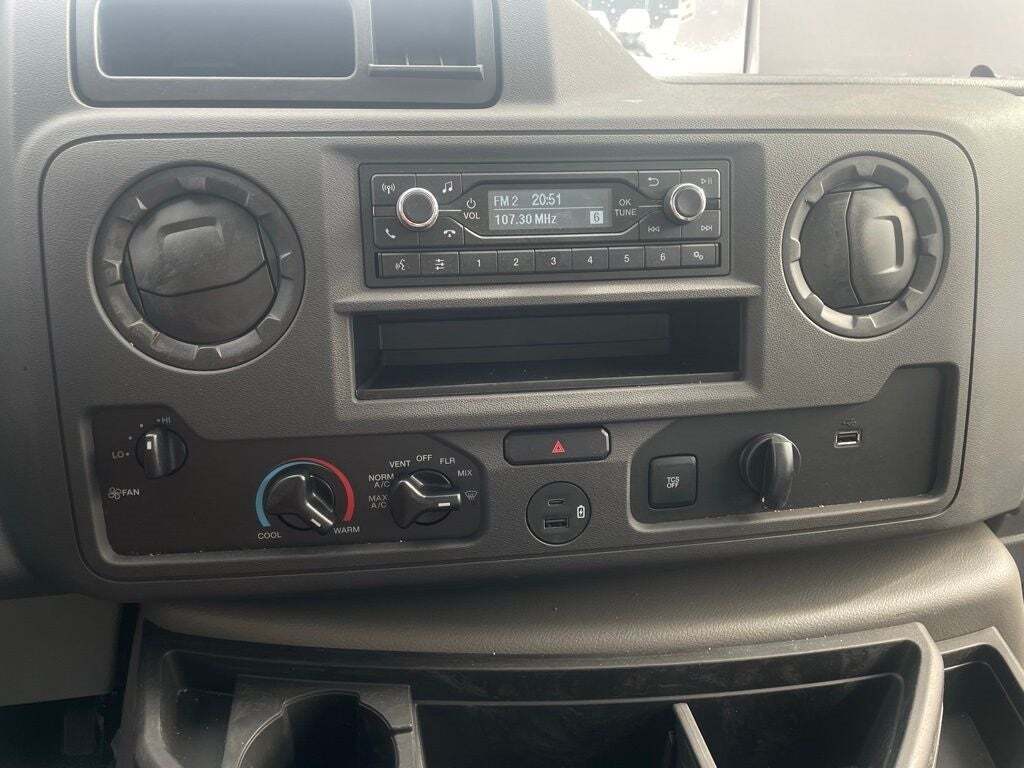 2024 Ford E-Series E-450 SD