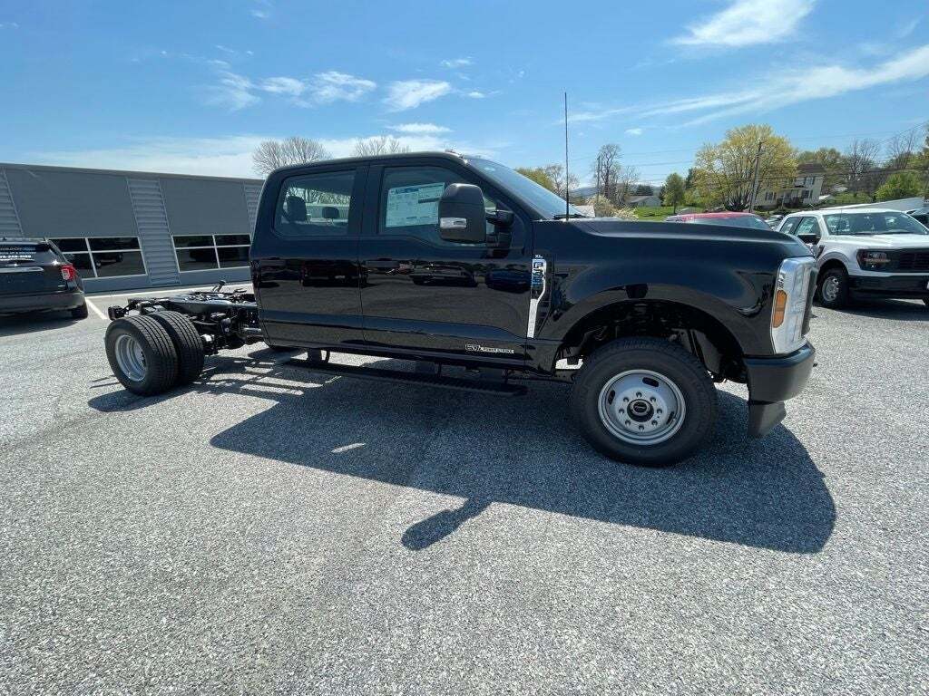 2025 Ford F-350 Super Duty XL
