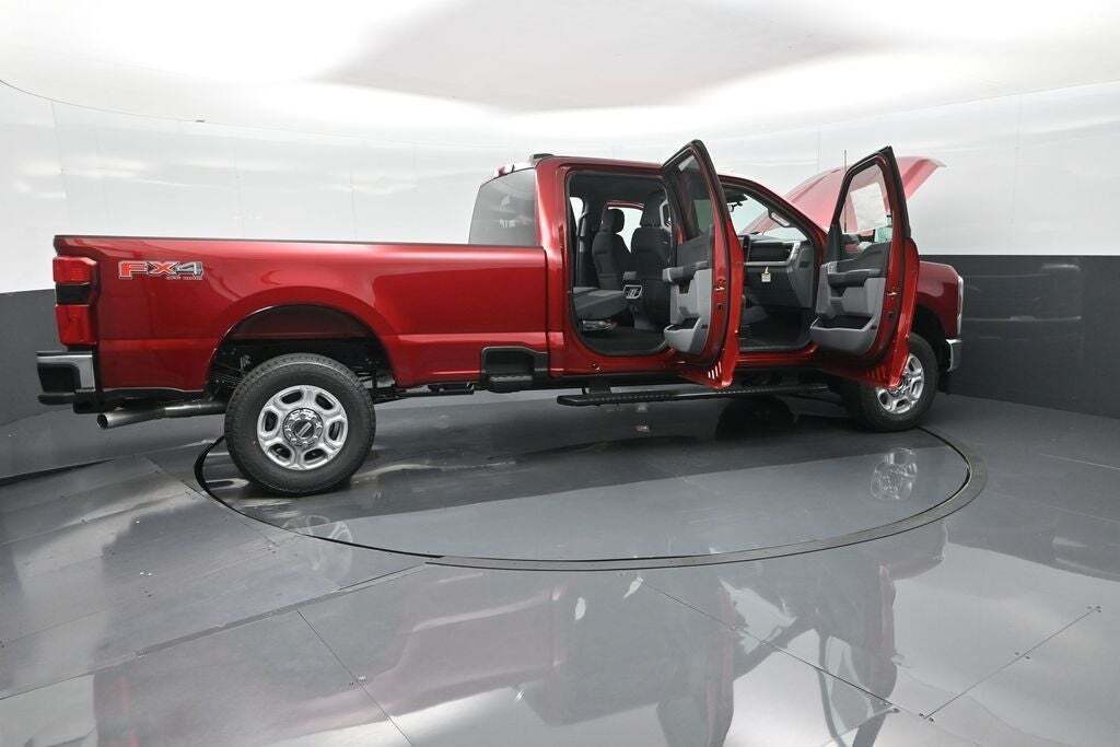 2025 Ford F-350 Super Duty XLT