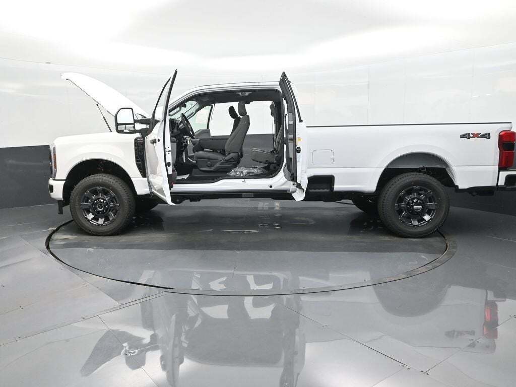 2025 Ford F-350 Super Duty XL