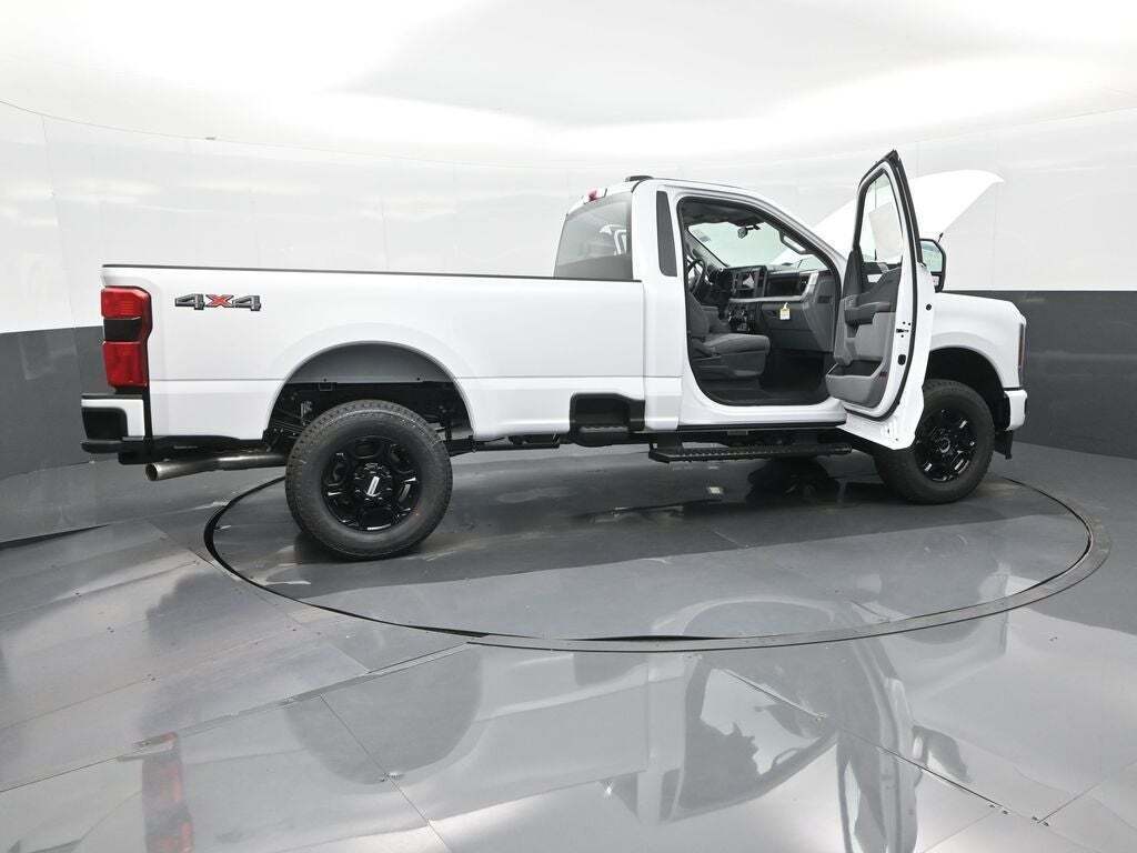 2025 Ford F-350 Super Duty XL