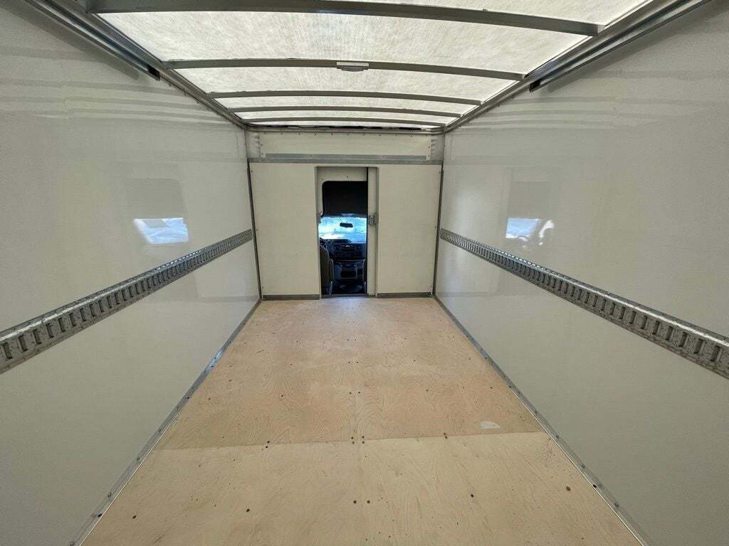 2024 Ford E-Series E-450 SD