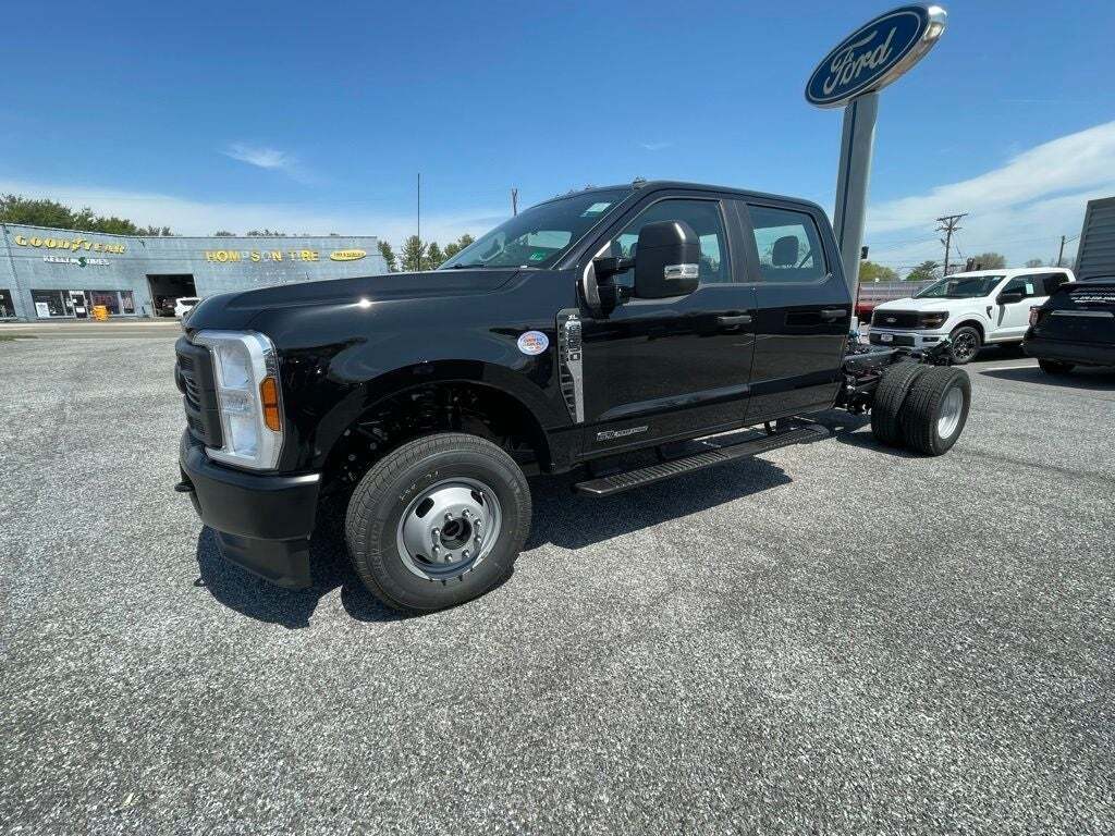 2025 Ford F-350 Super Duty XL
