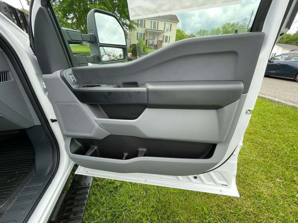 2025 Ford F-350 Super Duty XL
