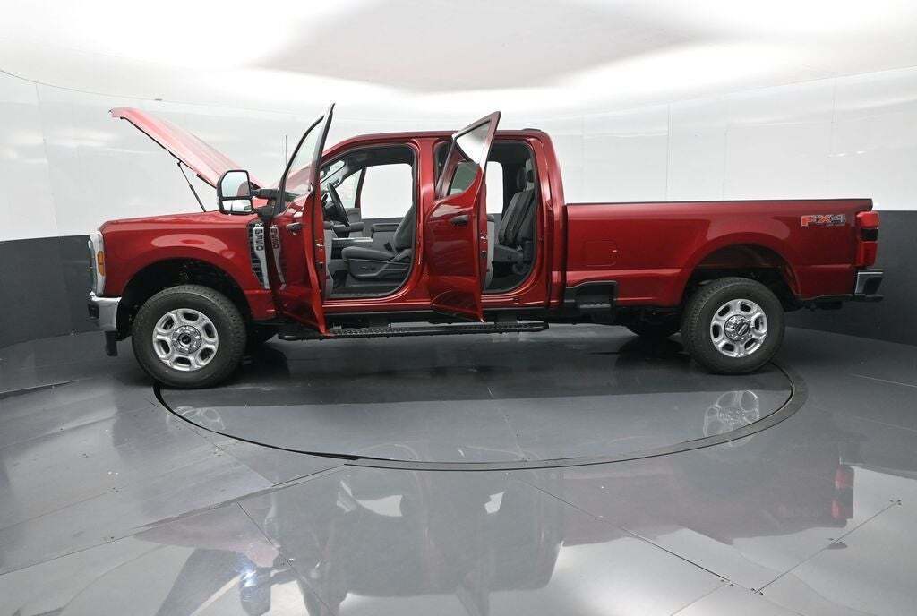 2025 Ford F-350 Super Duty XLT