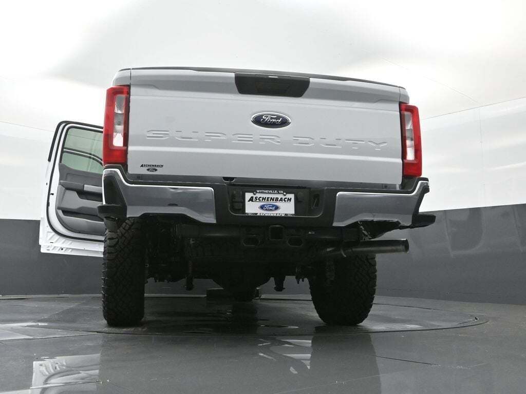2025 Ford F-350 Super Duty XLT