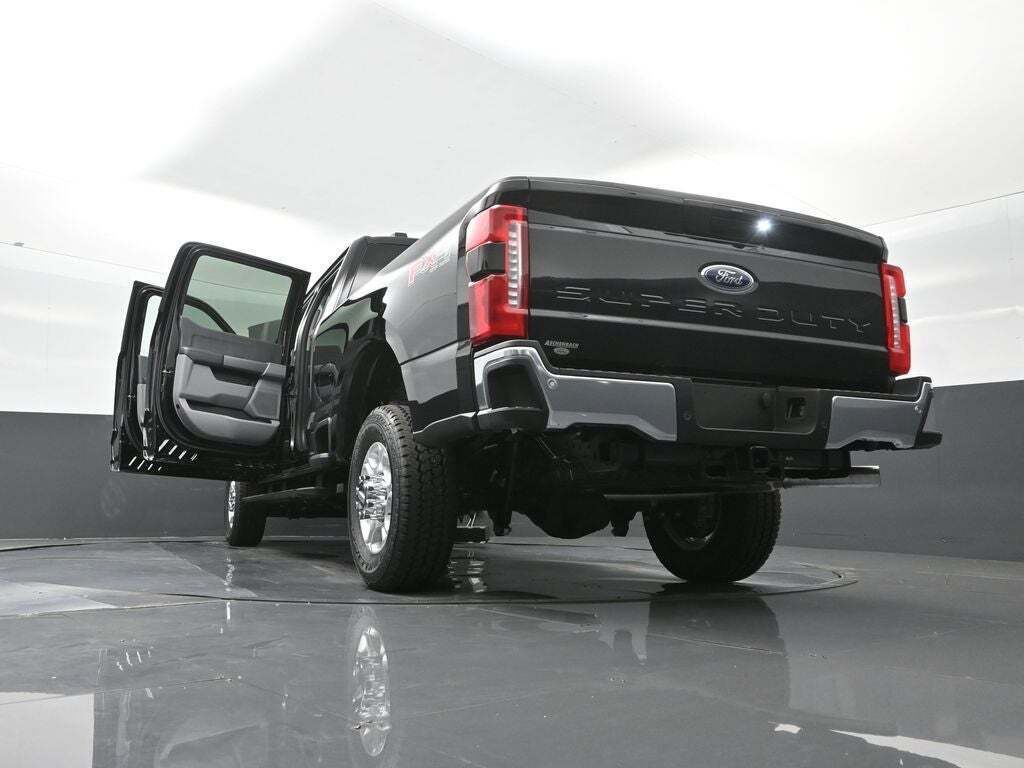 2025 Ford F-350 Super Duty XLT