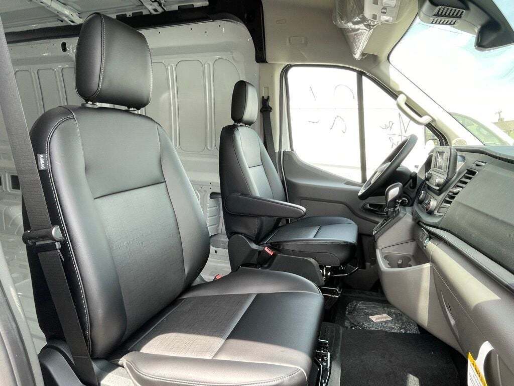 2025 Ford Transit 250
