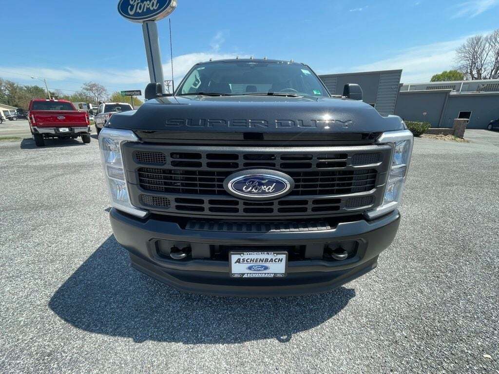 2025 Ford F-350 Super Duty XL