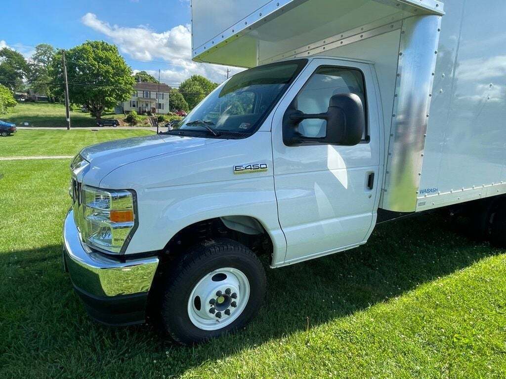 2024 Ford E-Series E-450 SD