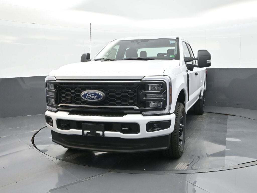 2025 Ford F-350 Super Duty XL