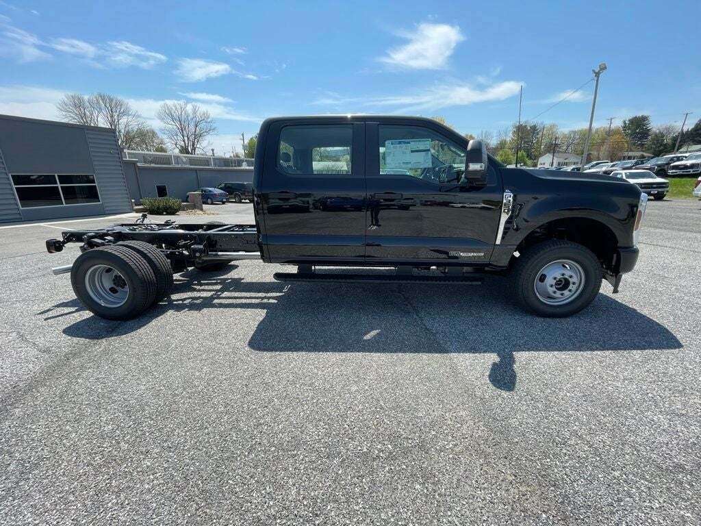 2025 Ford F-350 Super Duty XL