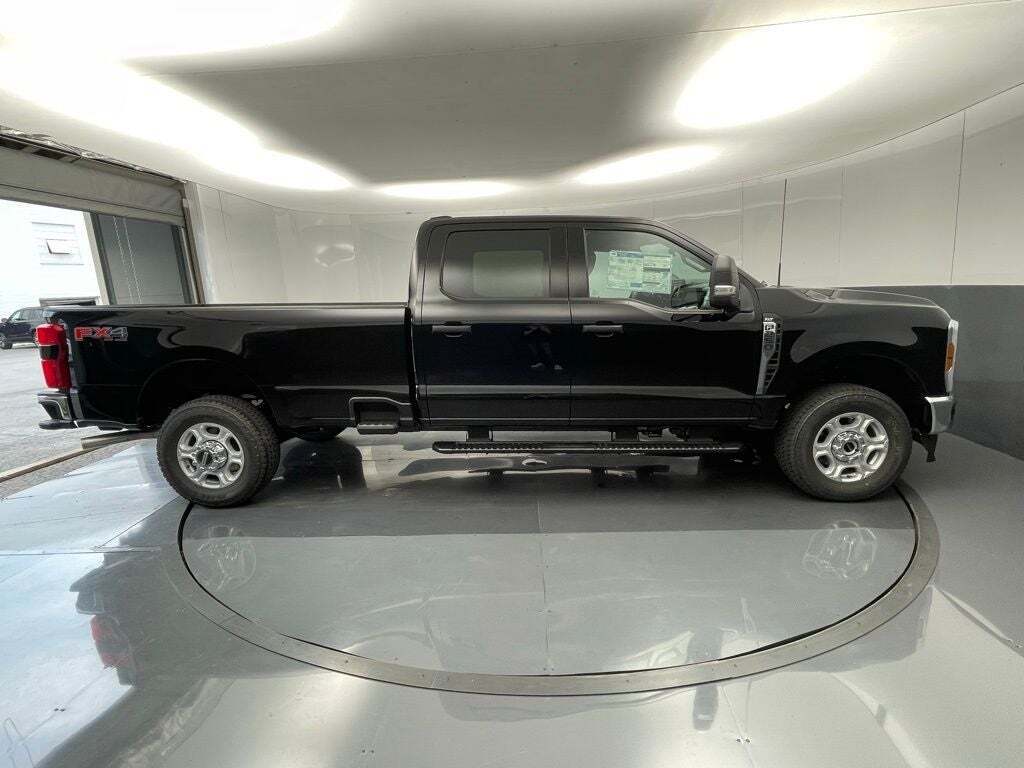 2025 Ford F-250 Super Duty XLT