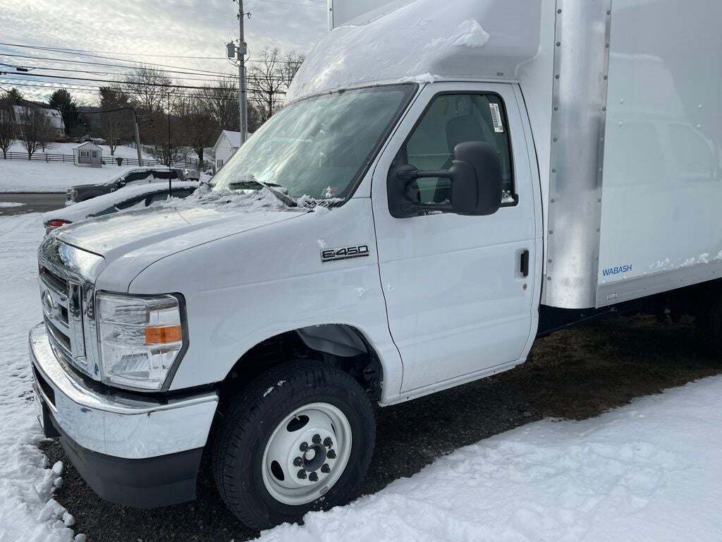 2024 Ford E-Series E-450 SD