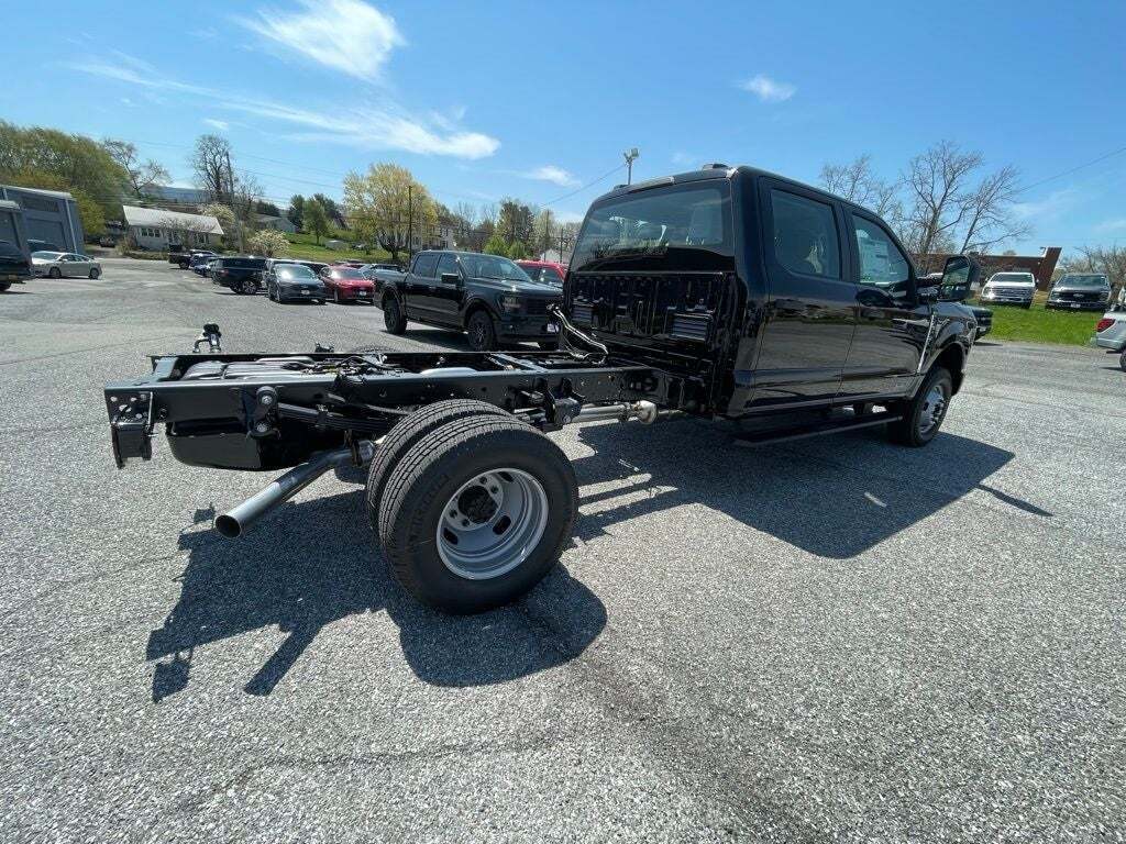 2025 Ford F-350 Super Duty XL