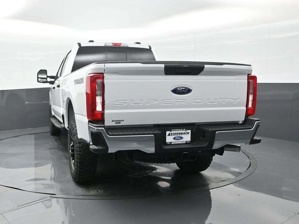2025 Ford F-350 Super Duty XLT