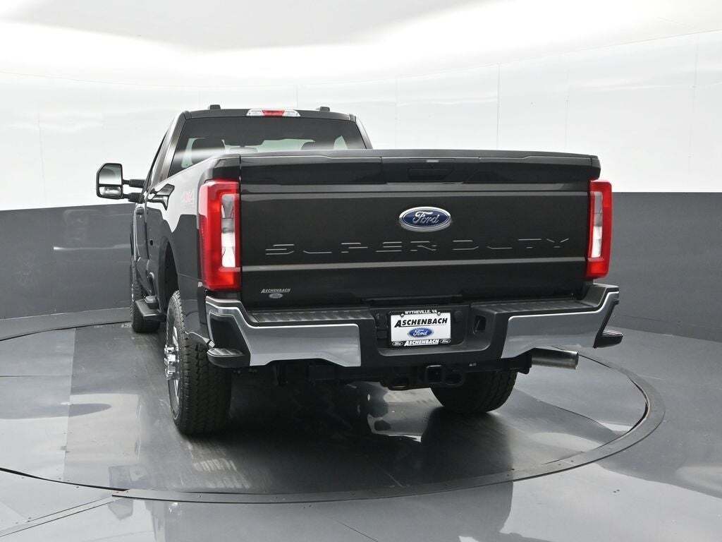 2025 Ford F-350 Super Duty XLT