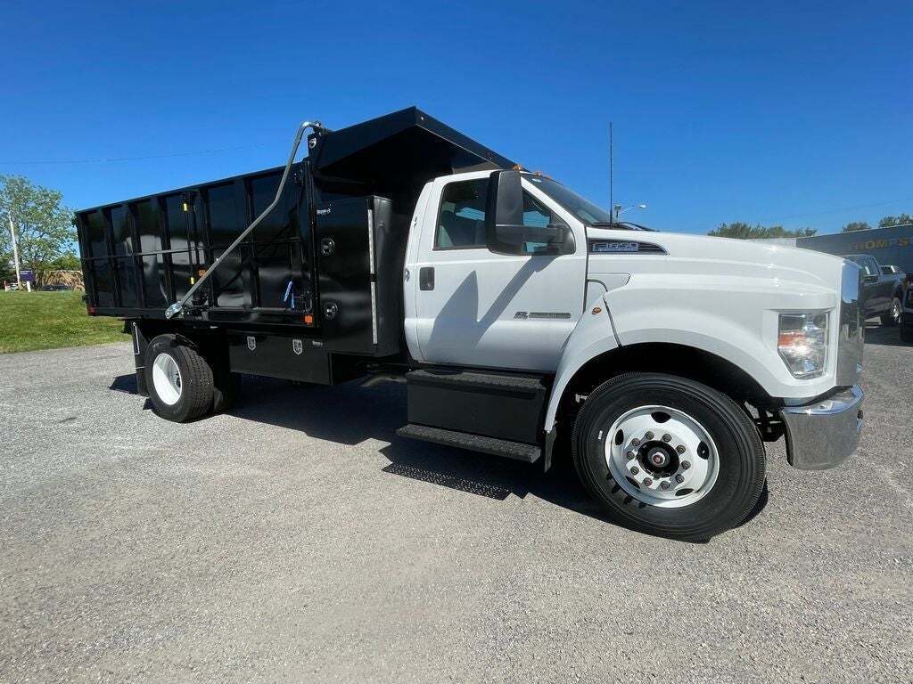 2024 Ford F-650 Super Duty 