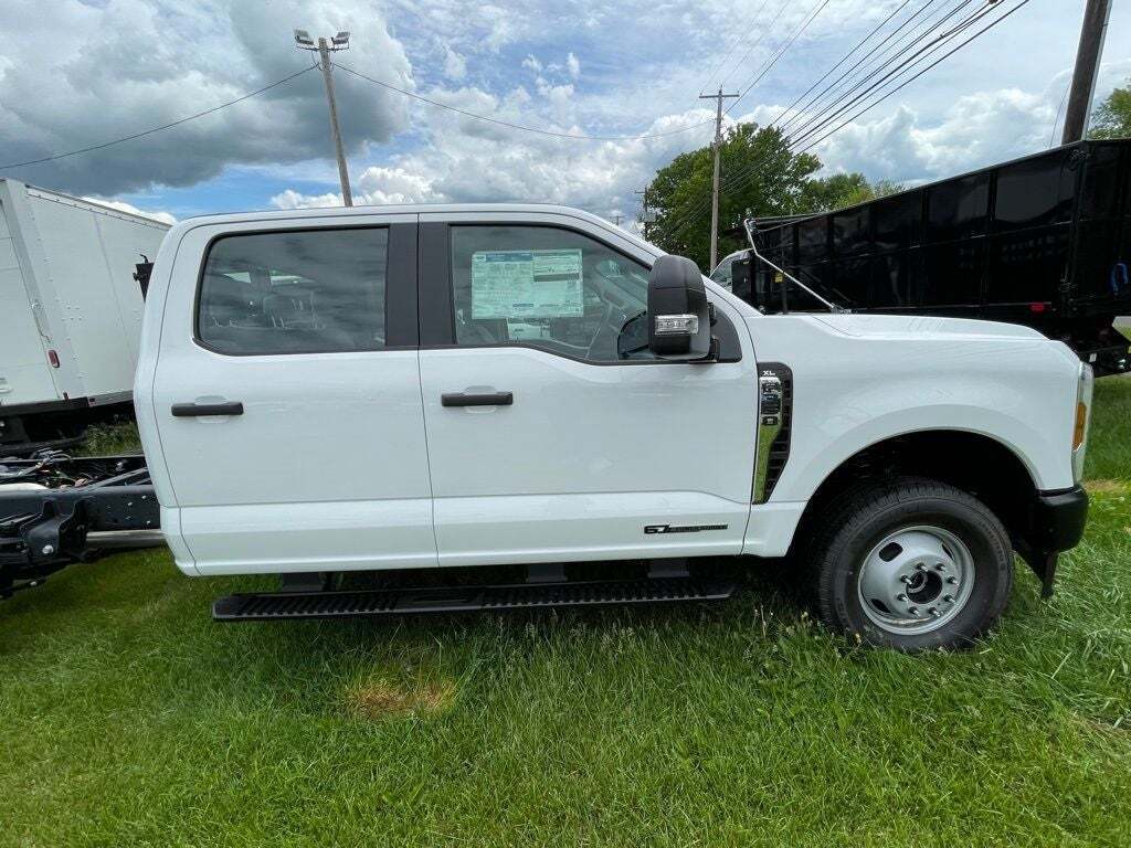 2025 Ford F-350 Super Duty XL