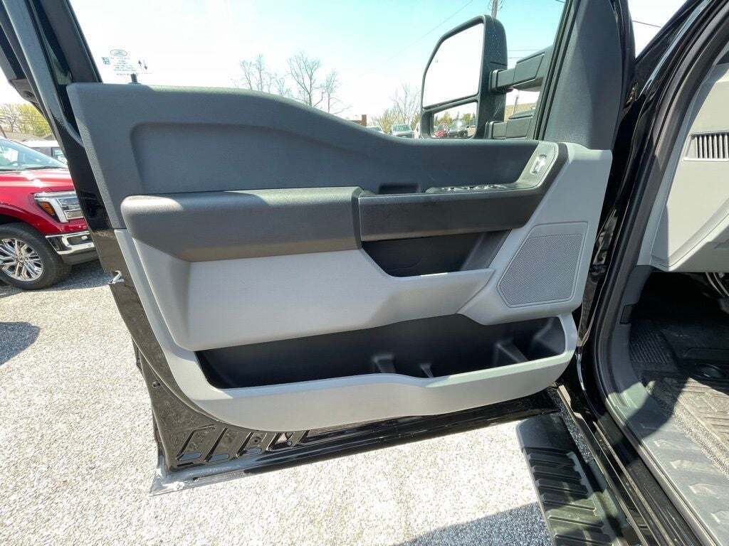2025 Ford F-350 Super Duty XL