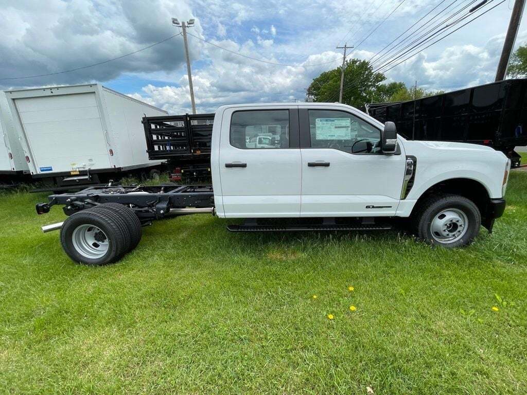 2025 Ford F-350 Super Duty XL