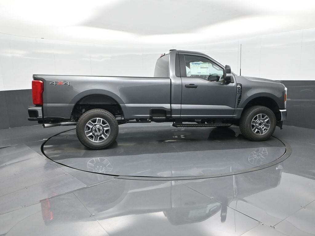 2025 Ford F-350 Super Duty XLT