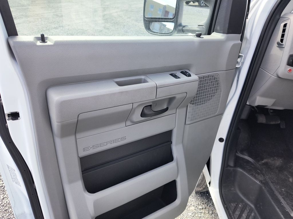 2024 Ford E-Series E-350 SD