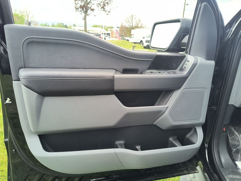 2025 Ford F-150 Lightning XLT