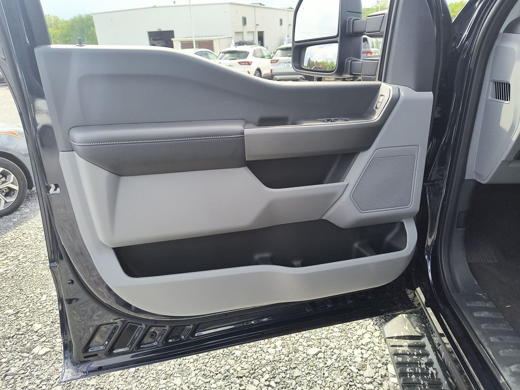 2025 Ford F-350 Super Duty XL
