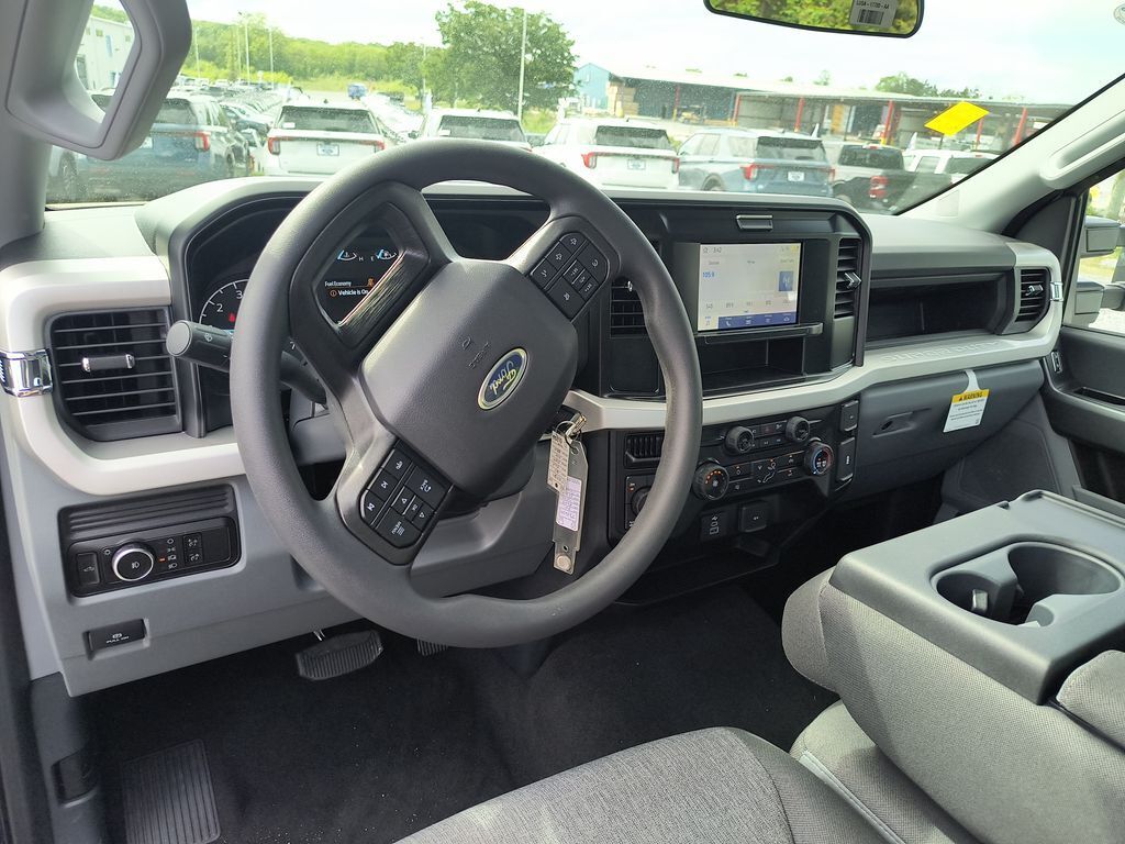 2025 Ford F-350 Super Duty XL