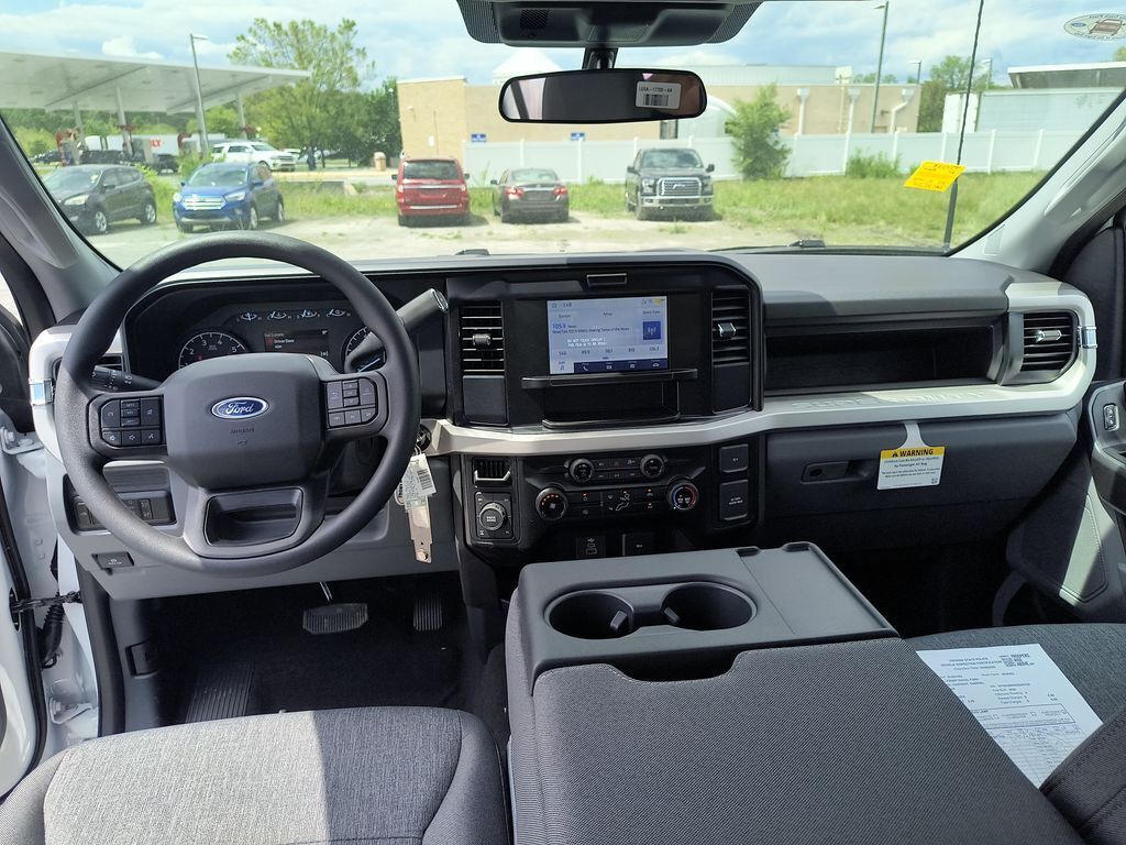 2025 Ford F-350 Super Duty XL