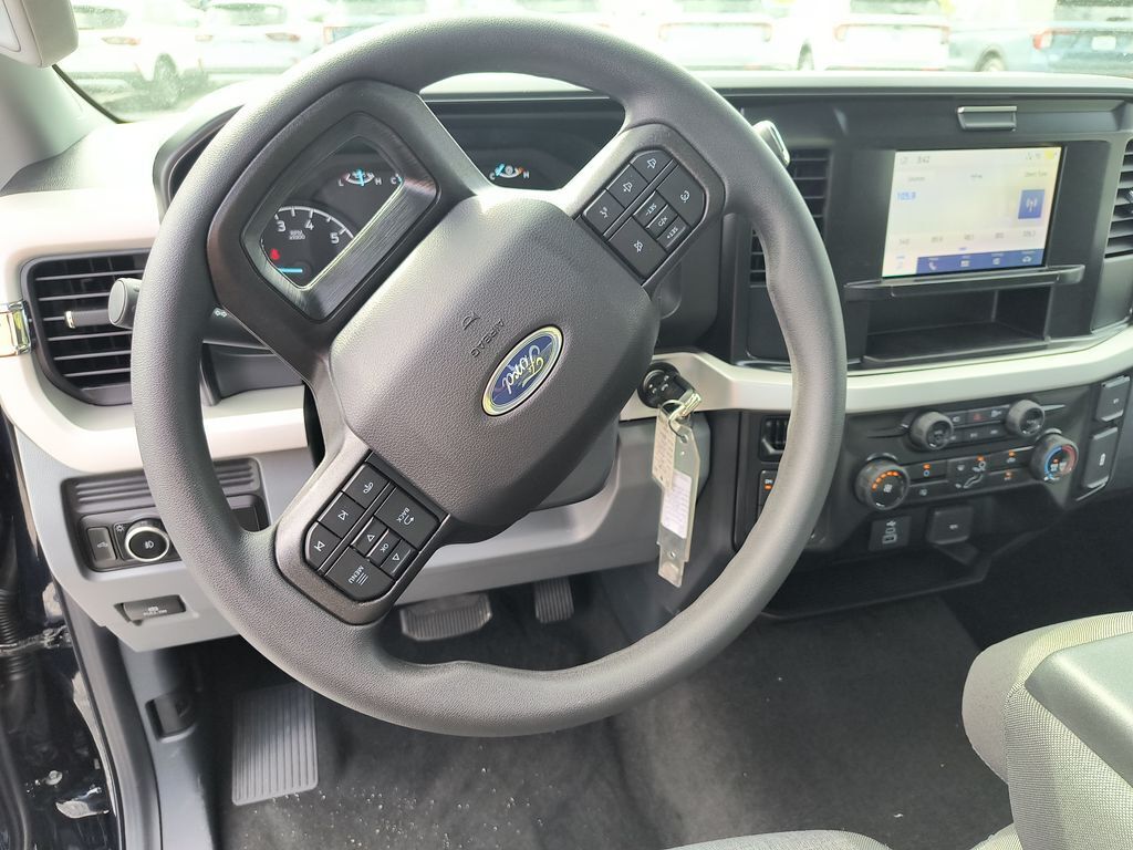 2025 Ford F-350 Super Duty XL