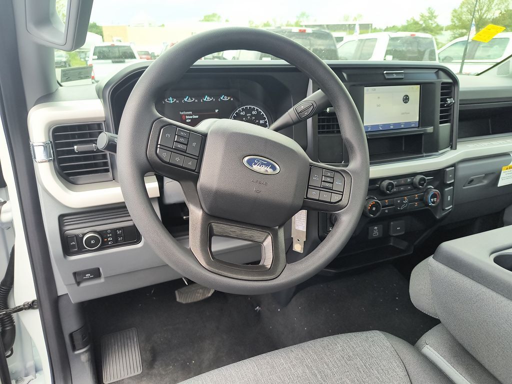 2025 Ford F-350 Super Duty XL