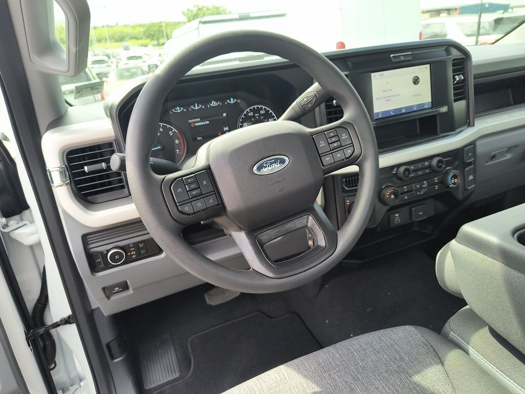 2025 Ford F-350 Super Duty XL