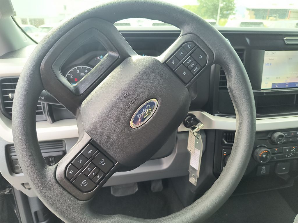 2025 Ford F-350 Super Duty XL