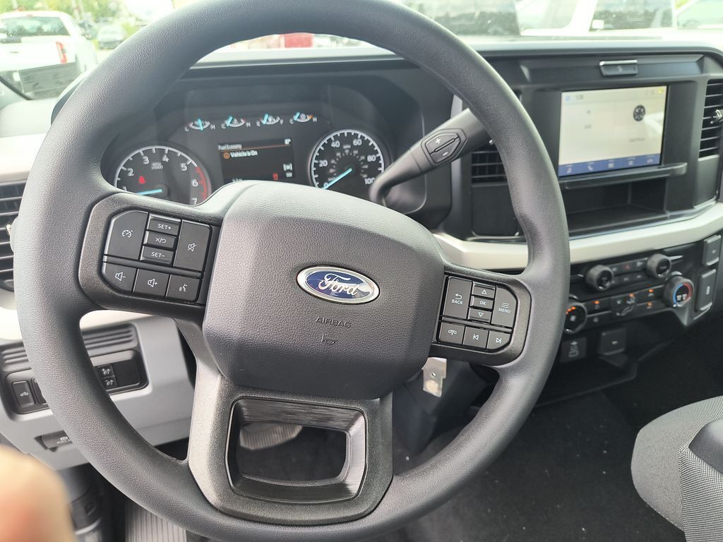2025 Ford F-350 Super Duty XL