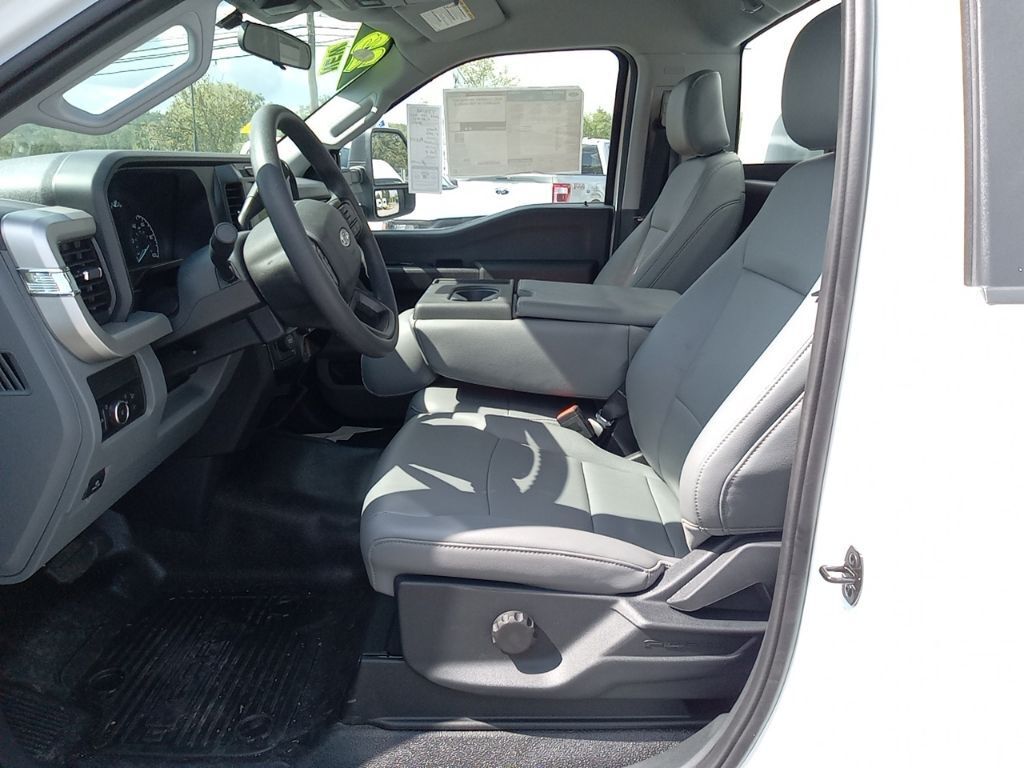 2023 Ford F-550 Super Duty 