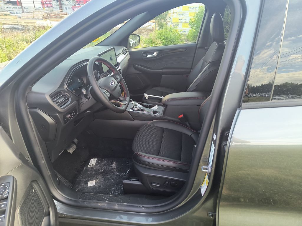 2025 Ford Escape ST-Line Elite